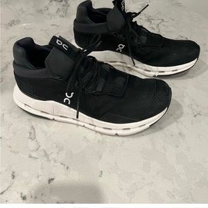 Cloudnova woman’s size 8